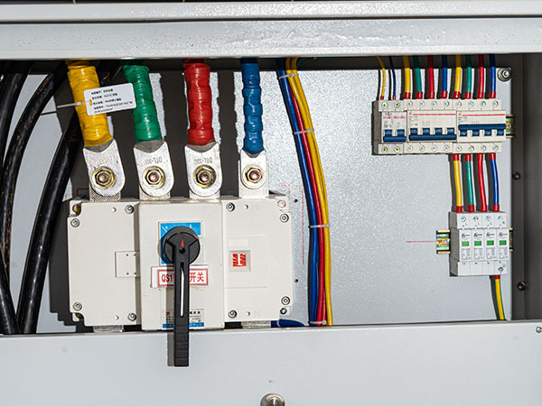 CON06705.jpg CON06705.jpg